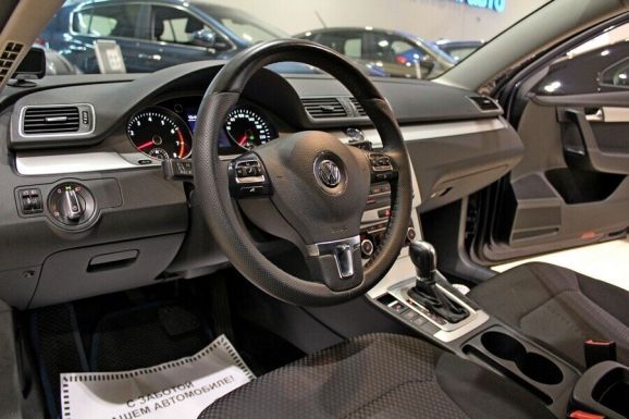 Volkswagen Passat, 1.4 л, Робот, 2013 фото 12