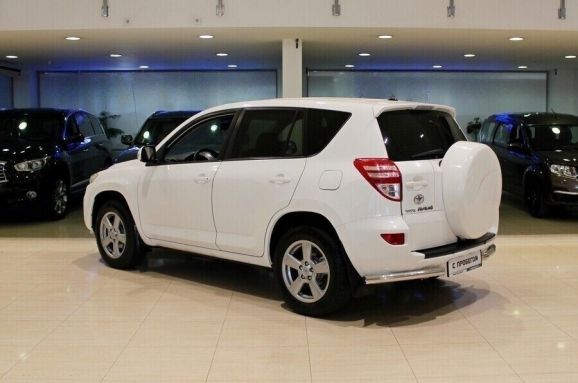 Toyota RAV4, 2.0 л, МТ, 2010 фото 5