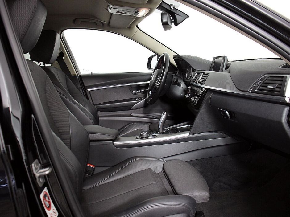 BMW 3 серии, 2.0 л, АТ, 2017 фото 2