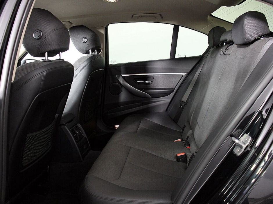 BMW 3 серии, 2.0 л, АТ, 2017 фото 1