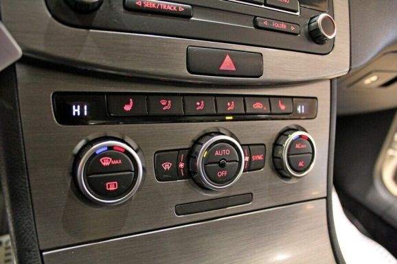 Volkswagen Passat, 1.8 л, МТ, 2012 фото 1