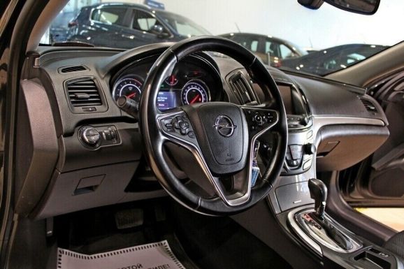 Opel Insignia, 1.6 л, АТ, 2013 фото 1