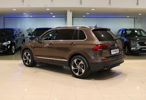 Volkswagen Tiguan, 2.0 л, Робот, 2019 фото 5