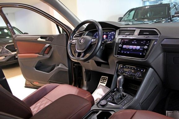 Volkswagen Tiguan, 2.0 л, Робот, 2019 фото 7