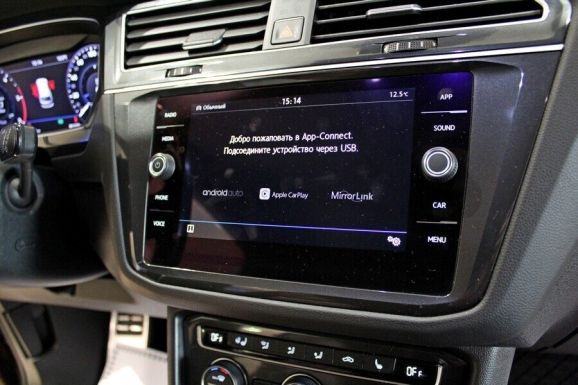 Volkswagen Tiguan, 2.0 л, Робот, 2019 фото 10