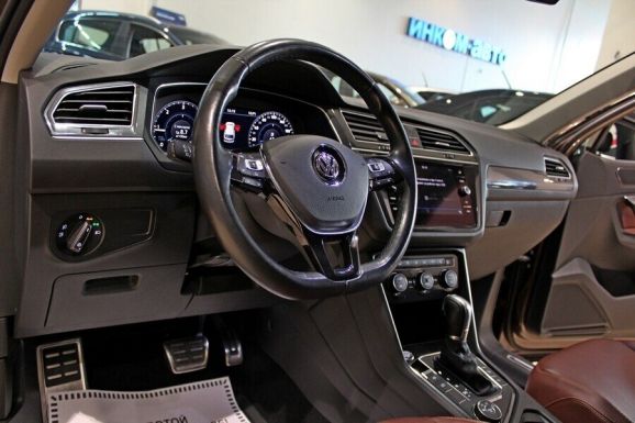 Volkswagen Tiguan, 2.0 л, Робот, 2019 фото 2