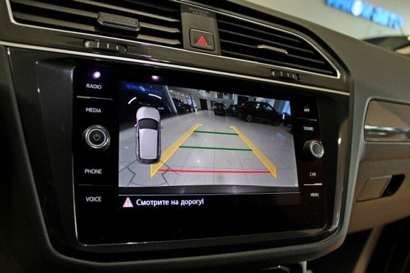 Volkswagen Tiguan, 2.0 л, Робот, 2019 фото 1