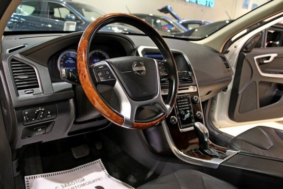 Volvo XC60, 2.4 л, АТ, 2011 фото 2