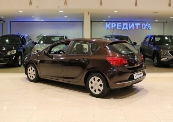 Opel Astra, 1.6 л, МТ, 2013 фото 5