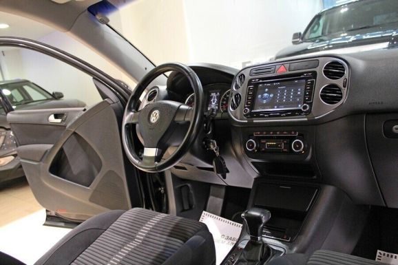 Volkswagen Tiguan, 2.0 л, АТ, 2010 фото 7
