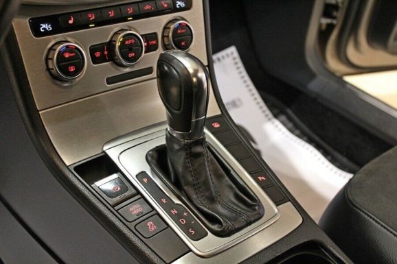 Volkswagen Passat, 1.8 л, Робот, 2012 фото 13