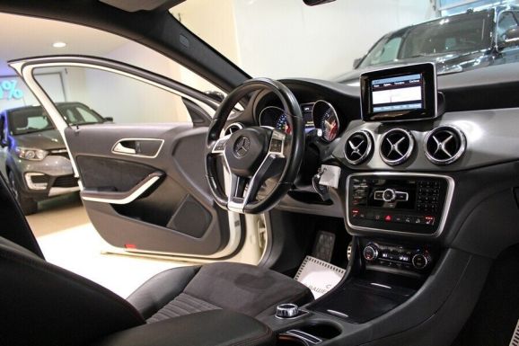 Mercedes-Benz GLA, 2.0 л, Робот, 2016 фото 7