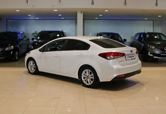 Kia Cerato, 2.0 л, АТ, 2019 фото 6