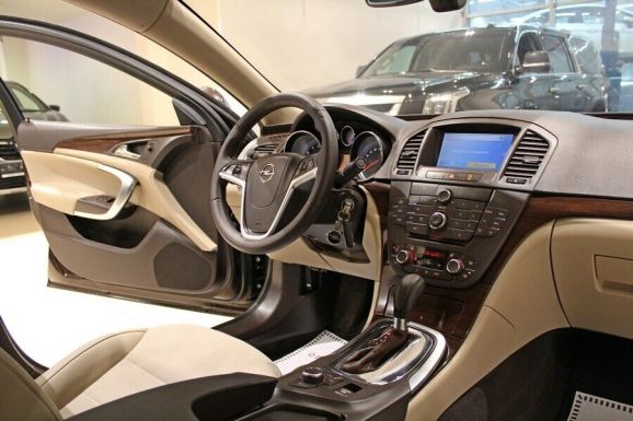 Opel Insignia, 2.0 л, АТ, 2012 фото 7