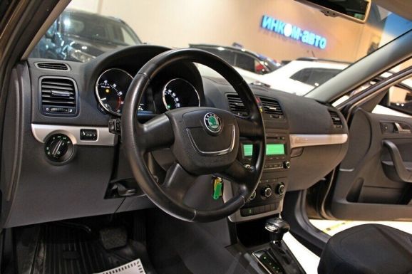 Skoda Yeti, 1.2 л, Робот, 2011 фото 2