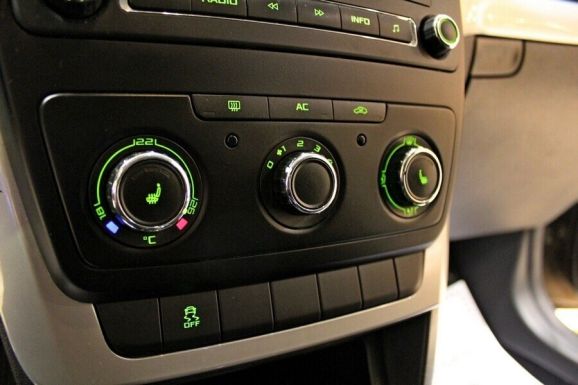 Skoda Yeti, 1.2 л, Робот, 2011 фото 1