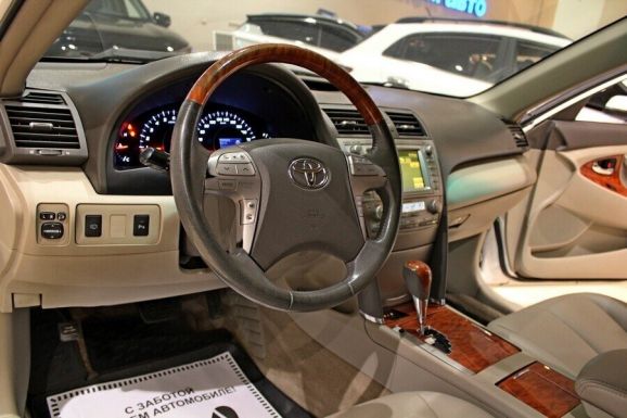 Toyota Camry, 3.5 л, АТ, 2010 фото 11