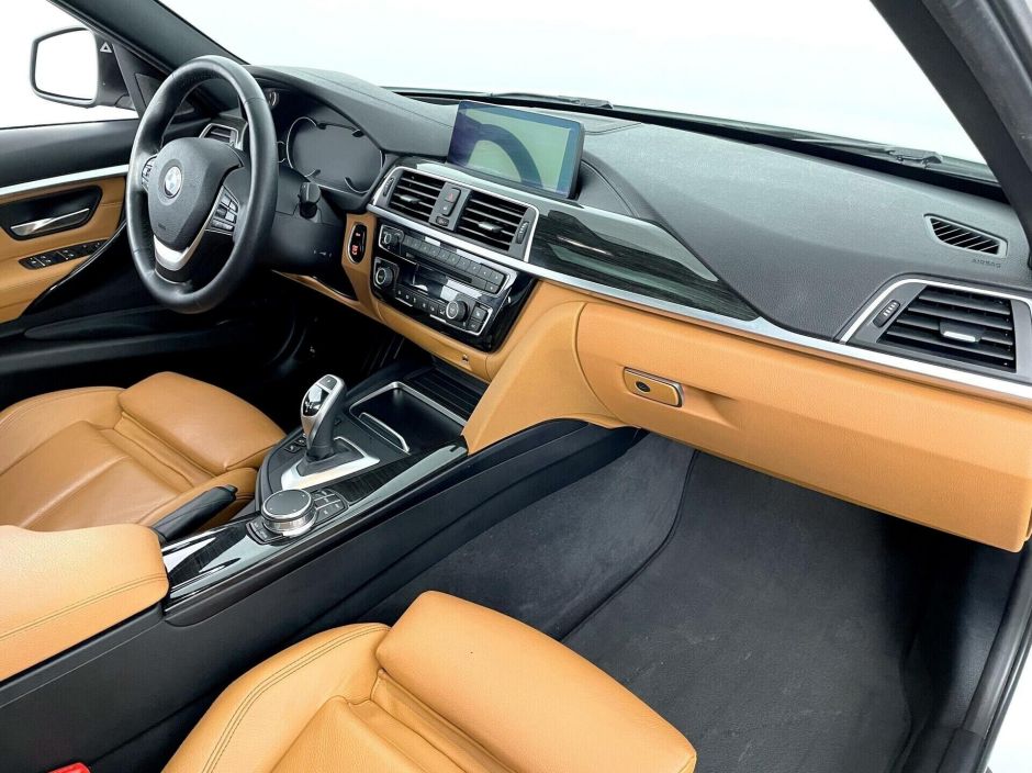 BMW 3 серии, 2.0 л, АТ, 2017 фото 12