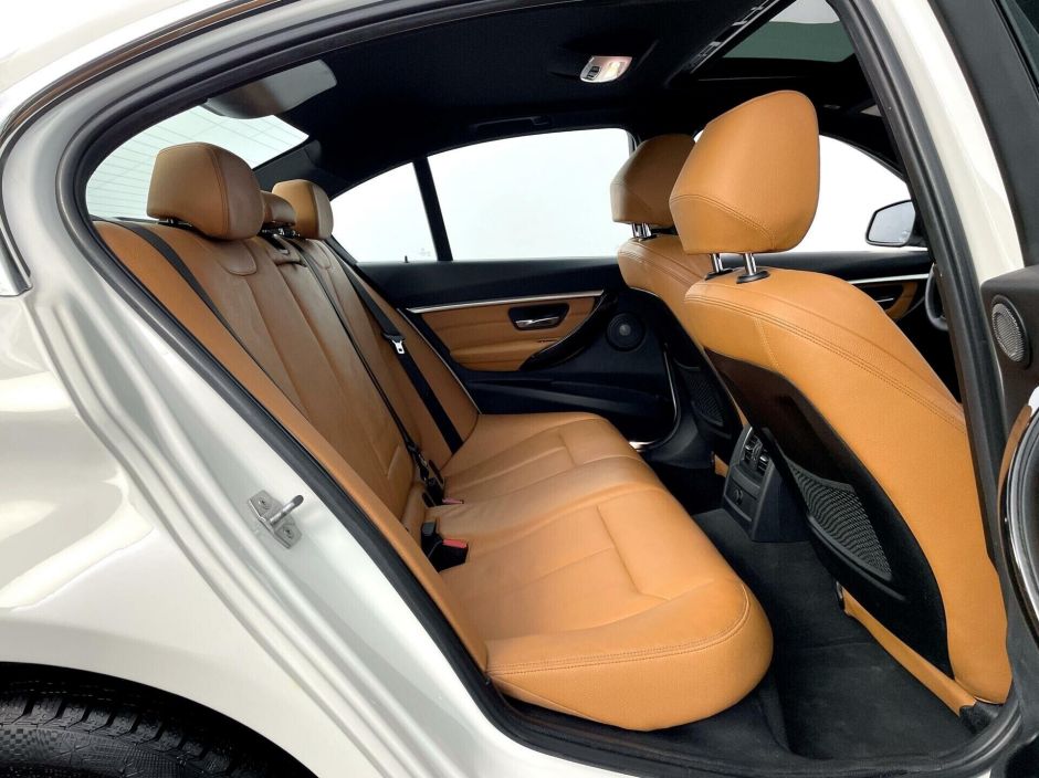 BMW 3 серии, 2.0 л, АТ, 2017 фото 1