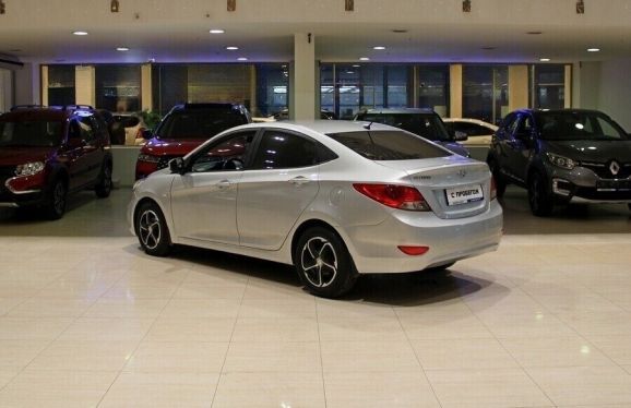 Hyundai Solaris, 1.6 л, АТ, 2011 фото 5