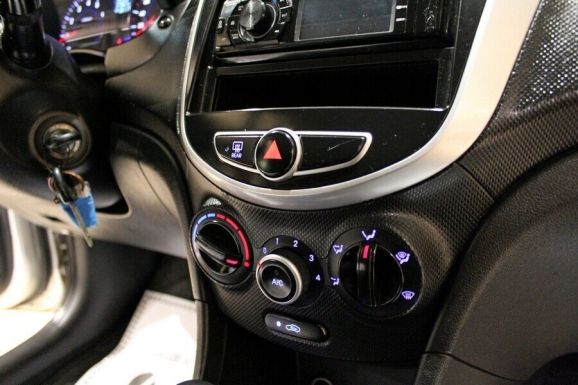 Hyundai Solaris, 1.6 л, АТ, 2011 фото 9