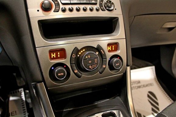 Peugeot 308, 1.6 л, АТ, 2011 фото 1