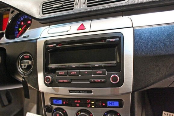 Volkswagen Passat, 2.0 л, Робот, 2008 фото 9