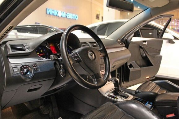 Volkswagen Passat, 2.0 л, Робот, 2008 фото 2
