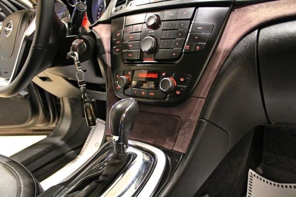 Opel Insignia, 2.0 л, АТ, 2011 фото 9