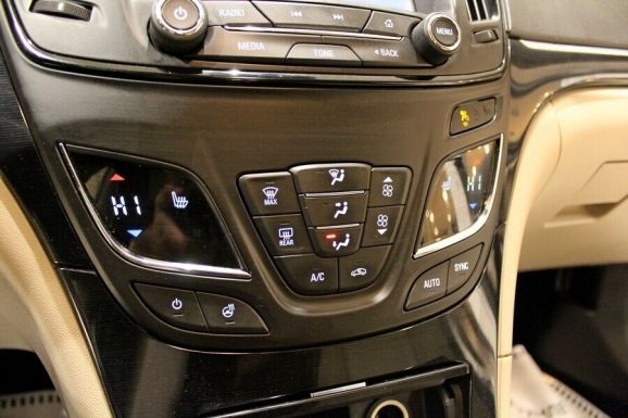 Opel Insignia, 1.6 л, АТ, 2014 фото 1