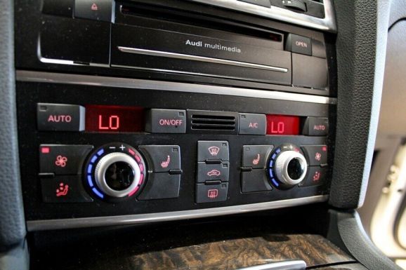 Audi Q7, 3.0 л, АТ, 2012 фото 1