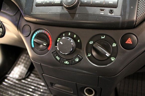 Chevrolet Aveo, 1.4 л, АТ, 2010 фото 10