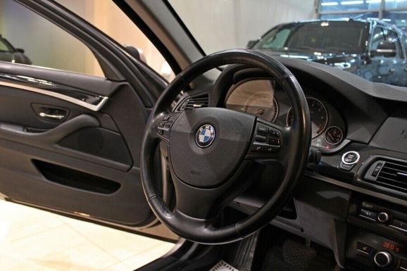 BMW 5 серии, 2.5 л, АТ, 2011 фото 12