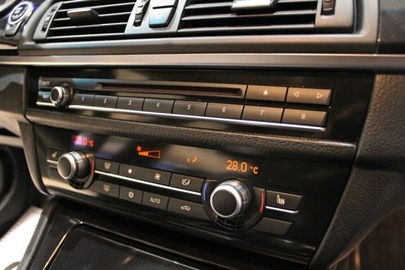 BMW 5 серии, 2.5 л, АТ, 2011 фото 14