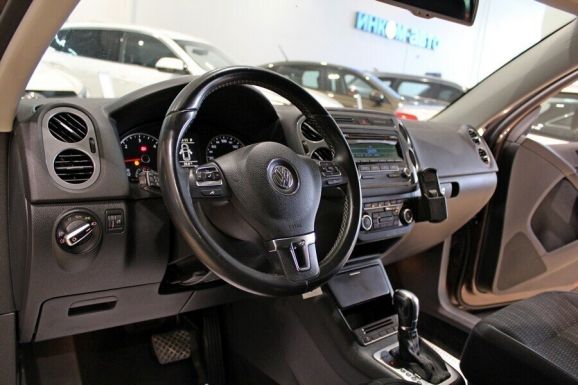Volkswagen Tiguan, 2.0 л, АТ, 2015 фото 2