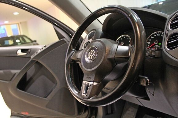 Volkswagen Tiguan, 2.0 л, АТ, 2013 фото 2