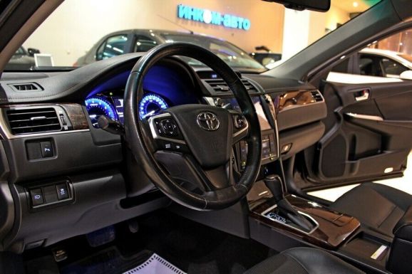 Toyota Camry, 2.5 л, АТ, 2017 фото 2