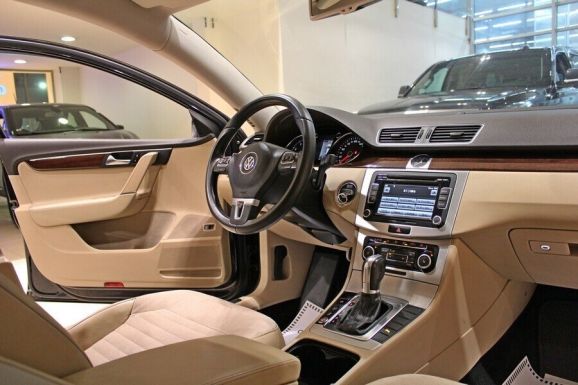 Volkswagen Passat, 1.8 л, Робот, 2013 фото 7