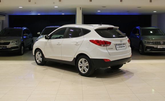 Hyundai ix35, 2.0 л, АТ, 2012 фото 4