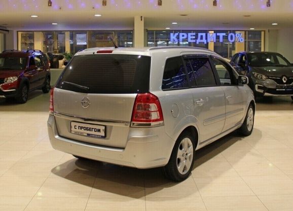 Opel Zafira, 1.8 л, Робот, 2011 фото 6