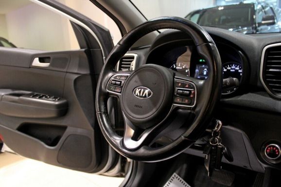 Kia Sportage, 2.0 л, АТ, 2016 фото 2