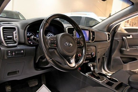 Kia Sportage, 2.0 л, АТ, 2016 фото 1