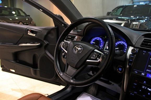 Toyota Camry, 2.5 л, АТ, 2018 фото 2