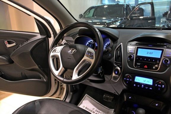 Hyundai ix35, 2.0 л, АТ, 2011 фото 7