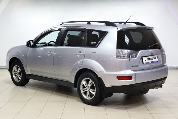 Mitsubishi Outlander, 2.0 л, Вариатор, 2012 фото 6