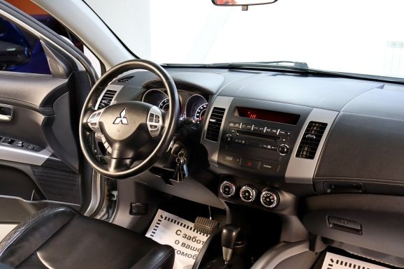 Mitsubishi Outlander, 2.0 л, Вариатор, 2012 фото 7