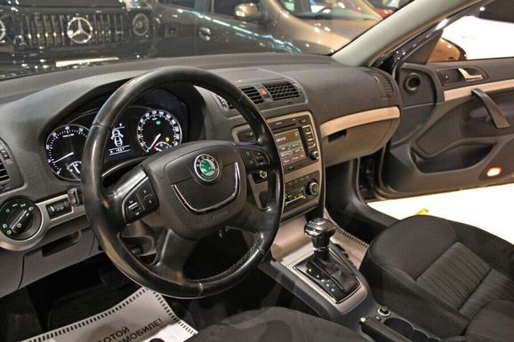 Skoda Octavia, 1.8 л, АТ, 2012 фото 9