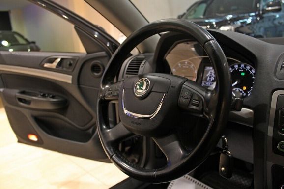 Skoda Octavia, 1.8 л, АТ, 2012 фото 2