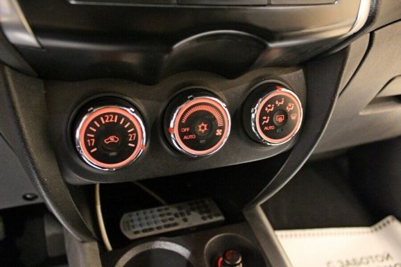 Mitsubishi ASX, 2.0 л, Вариатор, 2013 фото 1