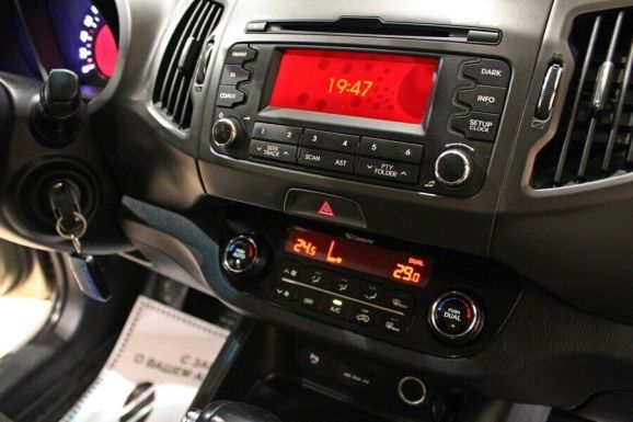 Kia Sportage, 2.0 л, АТ, 2012 фото 8